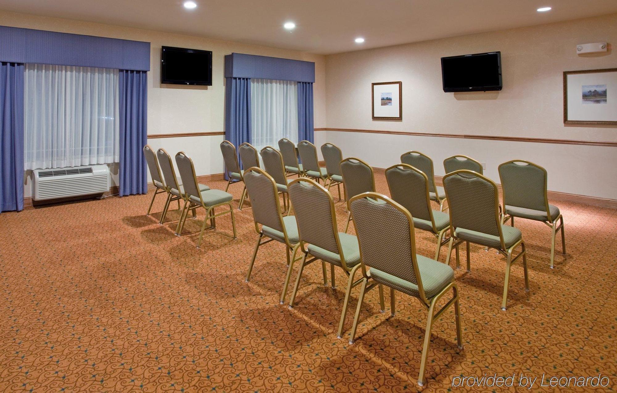 Country Inn & Suites By Radisson, Columbia, Mo Business photo
